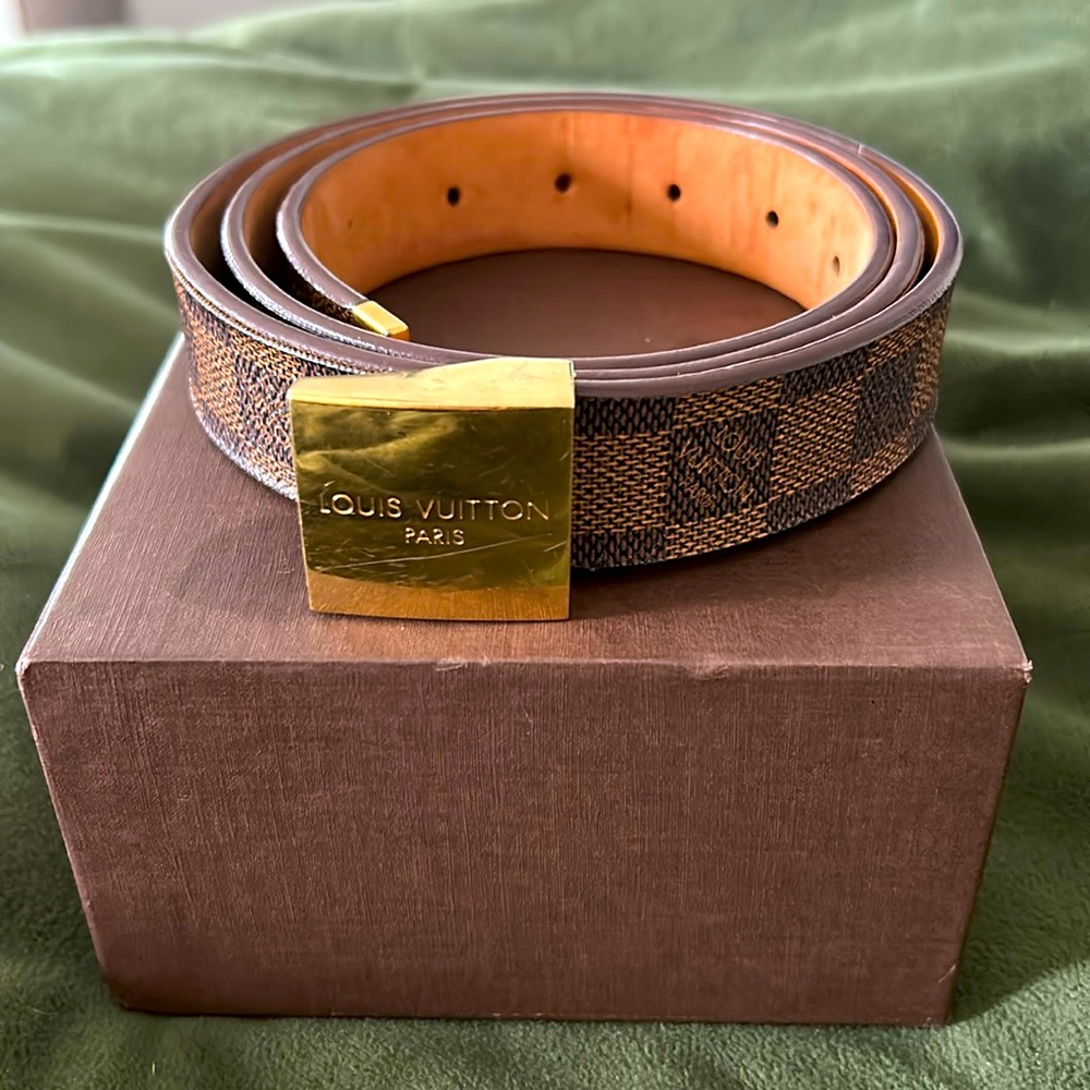 Louis Vuitton Damier Belt EUC 🤎💛95-38
#LB1023 with Box